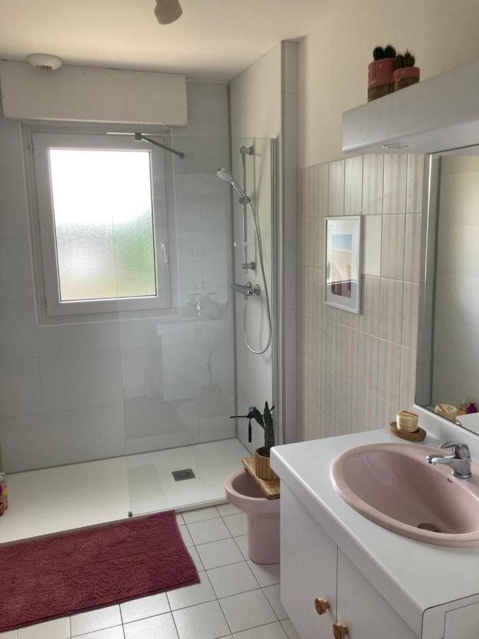 Maison Familiale Dans Une Rue Paisible Gouville-sur-Mer Eksteriør bilde